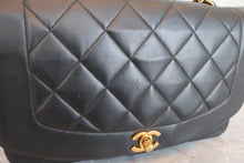 Load image into Gallery viewer, CHANEL Matelasse chain shoulder bag Lambskin Black/Gold hadware Shoulder bag 600070183
