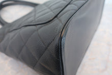 画像をギャラリービューアに読み込む, CHANEL/シャネル 復刻トート キャビアスキン ブラック/ゴールド金具 トートバッグ 800010183
