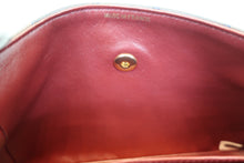 Load image into Gallery viewer, CHANEL Matelasse chain shoulder bag Lambskin Navy/Gold hadware Shoulder bag 700100042
