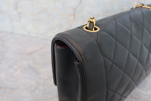 Load image into Gallery viewer, CHANEL Matelasse chain shoulder bag Lambskin Black/Gold hadware Shoulder bag 600070183
