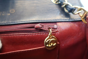 CHANEL Matelasse chain shoulder bag Lambskin Navy/Gold hadware Shoulder bag 700100042