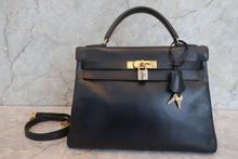 Load image into Gallery viewer, HERMES KELLY 32 Box carf leather Black ○V Engraving Shoulder bag 700120169
