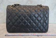 Load image into Gallery viewer, CHANEL Medium Matelasse double flap double chain shoulder bag Caviar skin Caviar skin Black/Gold hadware Shoulder bag 700120198
