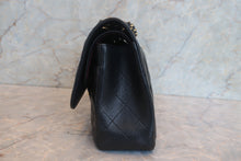 Load image into Gallery viewer, CHANEL Medium Matelasse double flap double chain shoulder bag Caviar skin Caviar skin Black/Gold hadware Shoulder bag 700120198
