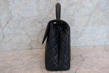 Load image into Gallery viewer, CHANEL Matelasse trapezoid hand bag Caviar skin Black/Gold hadware Hand bag 700100039
