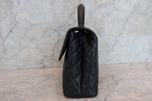 CHANEL Matelasse trapezoid hand bag Caviar skin Black/Gold hadware Hand bag 700100039