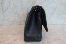 Load image into Gallery viewer, CHANEL Medium Matelasse double flap double chain shoulder bag Caviar skin Caviar skin Black/Gold hadware Shoulder bag 700120198
