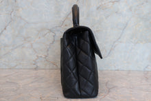 Load image into Gallery viewer, CHANEL Matelasse trapezoid hand bag Caviar skin Black/Gold hadware Hand bag 700100039
