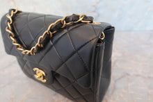 Load image into Gallery viewer, CHANEL Mini matelasse chain shoulder bag Lambskin Black/Gold hadware Shoulder bag 600090039
