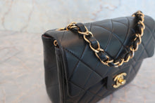 Load image into Gallery viewer, CHANEL Mini matelasse chain shoulder bag Lambskin Black/Gold hadware Shoulder bag 600090039
