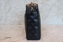 Load image into Gallery viewer, CHANEL Matelasse fringe chain shoulder bag Lambskin Black/Gold hadware Shoulder bag 700100054
