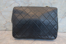 Load image into Gallery viewer, CHANEL Mini Matelasse single flap chain shoulder bag Lambskin Black/Gold hadware Shoulder bag 700120191
