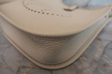 将图片加载到图库查看器，HERMES  EVELYNE TPM Clemence leather Beton B刻印 Shoulder bag 700060257
