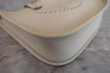 将图片加载到图库查看器，HERMES  EVELYNE TPM Clemence leather Beton B刻印 Shoulder bag 700060257

