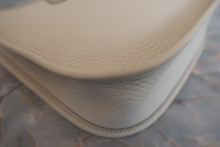 将图片加载到图库查看器，HERMES  EVELYNE TPM Clemence leather Beton B刻印 Shoulder bag 700060257
