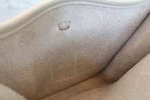 将图片加载到图库查看器，HERMES  EVELYNE TPM Clemence leather Beton B刻印 Shoulder bag 700060257
