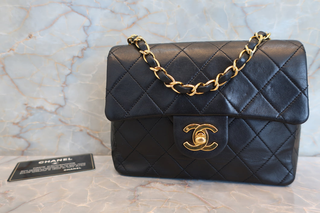 CHANEL Mini Matelasse single flap chain shoulder bag Lambskin Black/Gold hadware Shoulder bag 700100064