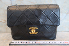 Load image into Gallery viewer, CHANEL Mini Matelasse single flap chain shoulder bag Lambskin Black/Gold hadware Shoulder bag 700100064
