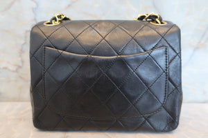 CHANEL Mini Matelasse single flap chain shoulder bag Lambskin Black/Gold hadware Shoulder bag 700100064