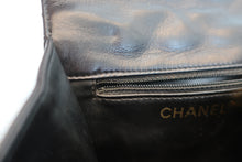 Load image into Gallery viewer, CHANEL Matelasse Waist bag Lambskin  Black/Gold hadware Waist bag 600070154
