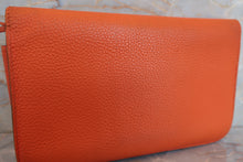 画像をギャラリービューアに読み込む, HERMES／エルメス ドゴンGM トゴ オレンジ □I刻印 財布 700020126
