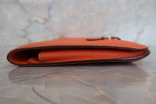 画像をギャラリービューアに読み込む, HERMES／エルメス ドゴンGM トゴ オレンジ □I刻印 財布 700020126
