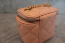 Load image into Gallery viewer, CHANEL Mini matelasse chain shoulder bag Lambskin Pink/Gold hadware Shoulder bag 700120141
