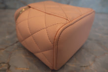 Load image into Gallery viewer, CHANEL Mini matelasse chain shoulder bag Lambskin Pink/Gold hadware Shoulder bag 700120141
