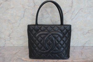 CHANEL Medallion Tote Caviar skin Black/Silver hadware Tote bag 600070155