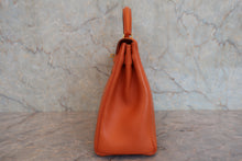 将图片加载到图库查看器，HERMES KELLY 32 Gulliver leather Orange 〇W刻印 Shoulder bag 800040080

