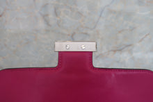 Load image into Gallery viewer, HERMES CONSTANCE3 24 Evercolor leather Rose purple C Engraving Shoulder bag 700050095

