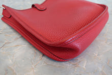 將圖片載入圖庫檢視器 HERMES／エルメス エブリンTPM トリヨンクレマンス ルージュカザック T刻印 ショルダーバッグ 700100032
