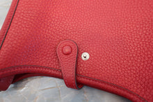將圖片載入圖庫檢視器 HERMES／エルメス エブリンTPM トリヨンクレマンス ルージュカザック T刻印 ショルダーバッグ 700100032
