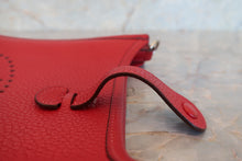 將圖片載入圖庫檢視器 HERMES／エルメス エブリンTPM トリヨンクレマンス ルージュカザック T刻印 ショルダーバッグ 700100032
