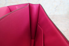 Load image into Gallery viewer, HERMES CONSTANCE3 24 Evercolor leather Rose purple C Engraving Shoulder bag 700050095
