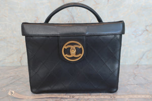 CHANEL Vicolore vanity Lambskin Black/Gold hadware Vanity 600070191