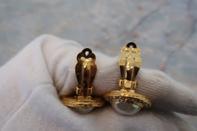 Load image into Gallery viewer, CHANEL CC mark round earrings Gold plate Gold Earring 600090061
