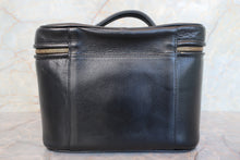 將圖片載入圖庫檢視器 CHANEL/シャネル ココマーク2WAYバニティ キャビアスキン ブラック/ゴールド金具 バニティ 700110089
