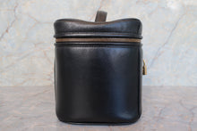 画像をギャラリービューアに読み込む, CHANEL/シャネル ココマーク2WAYバニティ キャビアスキン ブラック/ゴールド金具 バニティ 700110089
