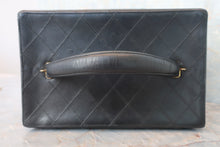 Load image into Gallery viewer, CHANEL Vicolore vanity Lambskin Black/Gold hadware Vanity 600070191
