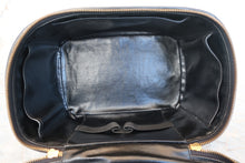 画像をギャラリービューアに読み込む, CHANEL/シャネル ココマーク2WAYバニティ キャビアスキン ブラック/ゴールド金具 バニティ 700110089
