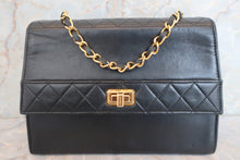 Load image into Gallery viewer, CHANEL 2.55 Trapezoid chain shoulder bag Lambskin Black/Gold hadware Shoulder bag 600050058
