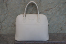Load image into Gallery viewer, HERMES BOLIDE 35 Fjord leather White □E Engraving Shoulder bag 700100050
