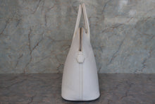 Load image into Gallery viewer, HERMES BOLIDE 35 Fjord leather White □E Engraving Shoulder bag 700100050
