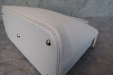 Load image into Gallery viewer, HERMES BOLIDE 35 Fjord leather White □E Engraving Shoulder bag 700100050
