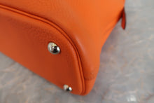 Load image into Gallery viewer, HERMES／BOLIDE 31 Clemence leather Orange □L Engraving Shoulder bag 600070164
