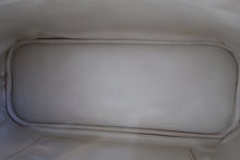 Load image into Gallery viewer, HERMES BOLIDE 35 Fjord leather White □E Engraving Shoulder bag 700100050
