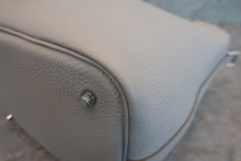 将图片加载到图库查看器，HERMES PICOTIN LOCK MM Clemence leather Pearl gray □P刻印 Hand bag 600110112
