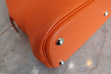 Load image into Gallery viewer, HERMES／BOLIDE 31 Clemence leather Orange □L Engraving Shoulder bag 600070164
