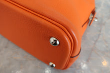 Load image into Gallery viewer, HERMES／BOLIDE 31 Clemence leather Orange □L Engraving Shoulder bag 600070164
